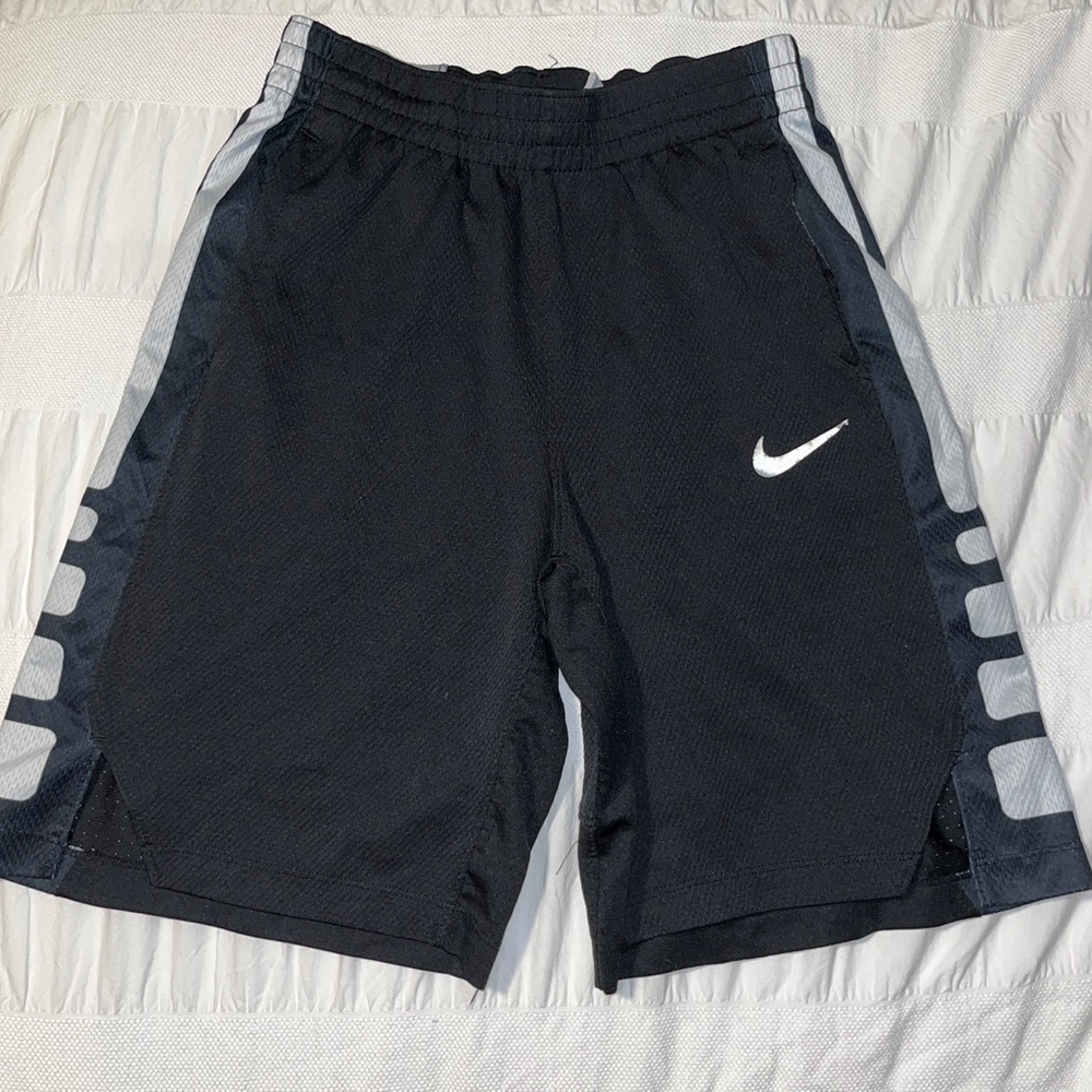 Nike Boys Dri-Fit Elite Basketball shorts